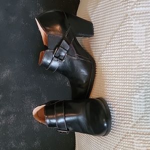 Eurosoft black leather booties sz 8